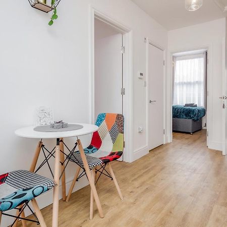 Modern Cosy London Flat By Damask Homes Ілфорд Екстер'єр фото
