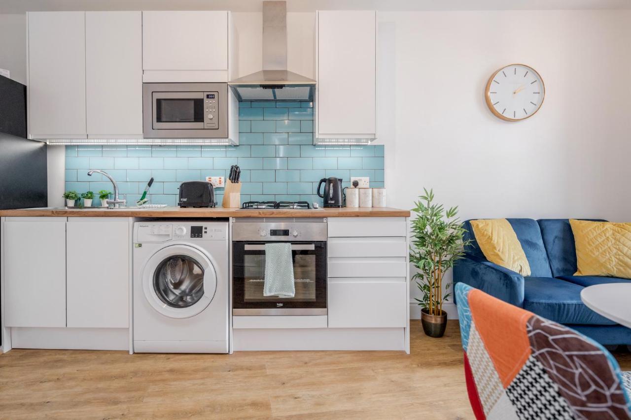 Modern Cosy London Flat By Damask Homes Ілфорд Екстер'єр фото