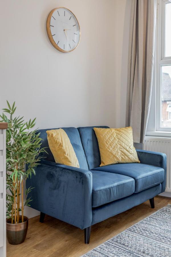 Modern Cosy London Flat By Damask Homes Ілфорд Екстер'єр фото