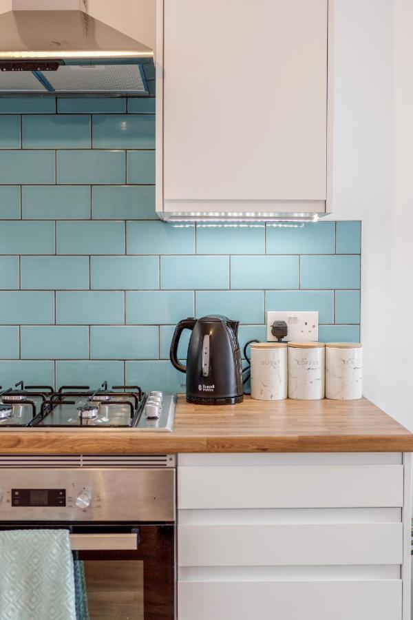 Modern Cosy London Flat By Damask Homes Ілфорд Екстер'єр фото